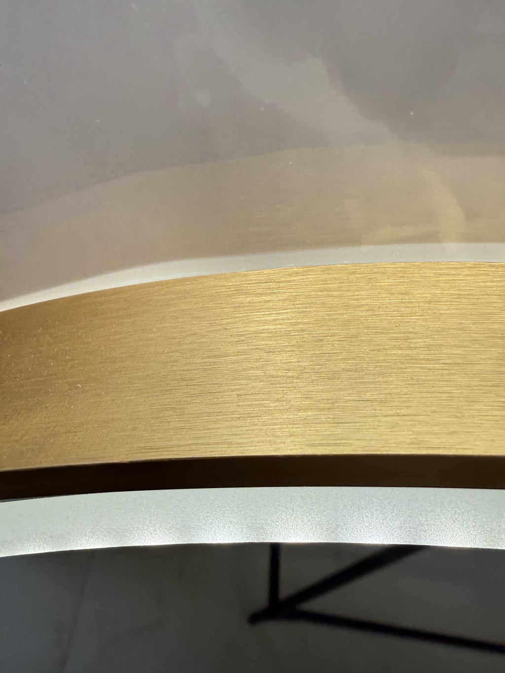 Oglindă LED 80×60 cm cu Ramă Auriu Periat, Lupă Cosmetică, Model Shark Design, Dezaburire, 3 Tipuri de Lumină, Touch, IP65