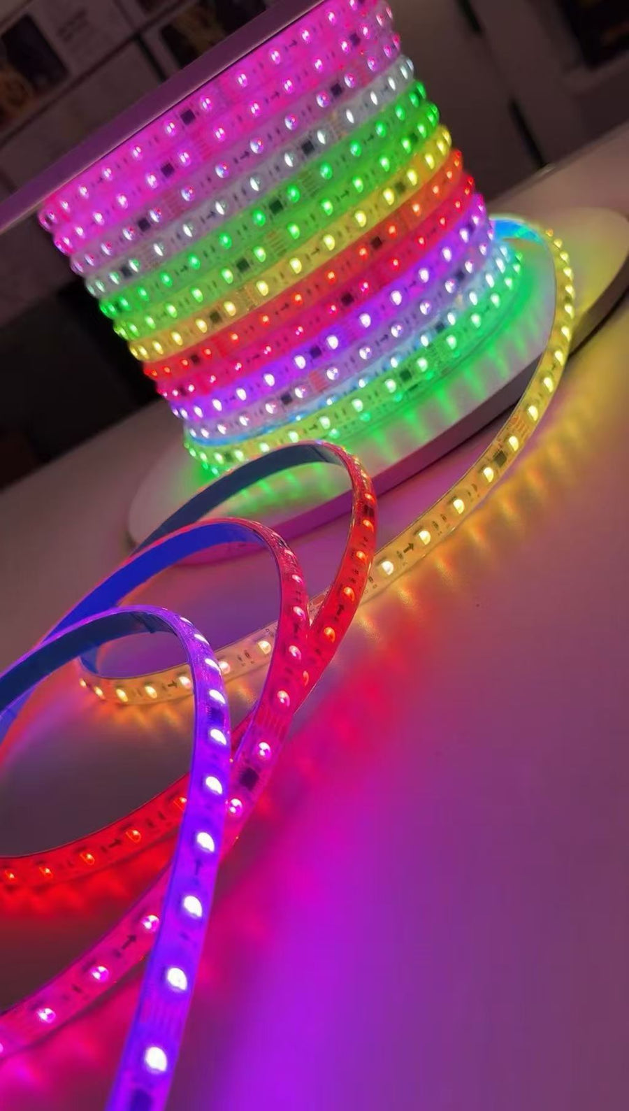 Banda LED Digitala RFAN, RGB, 10W/m, 100m/Rola, 220V, IP65, Cu Telecomanda si Aplicatie